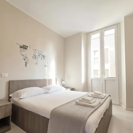 Courtyard & Balconies Como