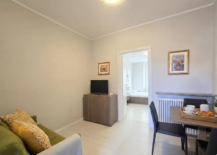 Courtyard & Balconies Lägenhet Como