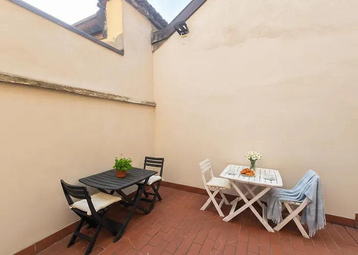 Lägenhet Courtyard & Balconies