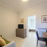 Courtyard & Balconies Apartment Como