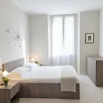 Apartment Courtyard & Balconies *