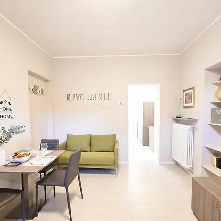 Courtyard & Balconies * Como