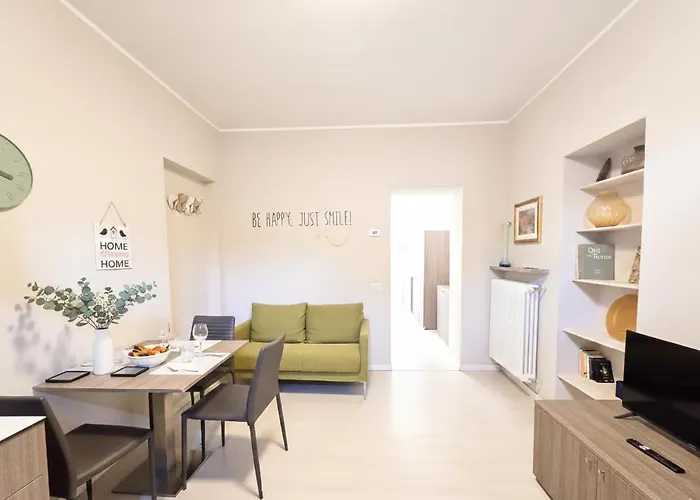 Courtyard & Balconies * Como