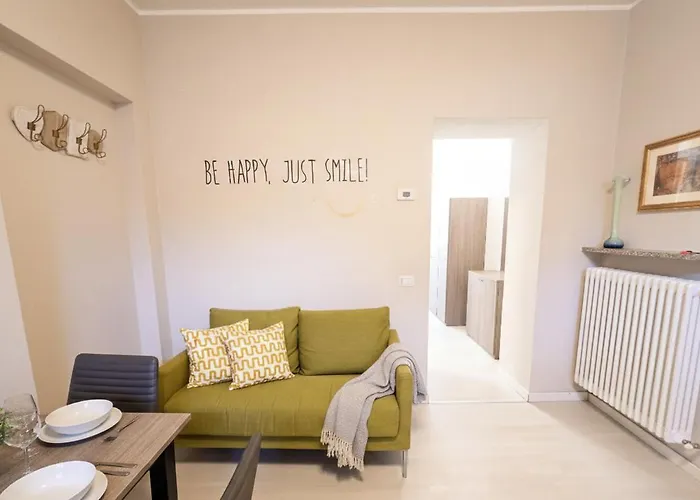 Courtyard & Balconies Como